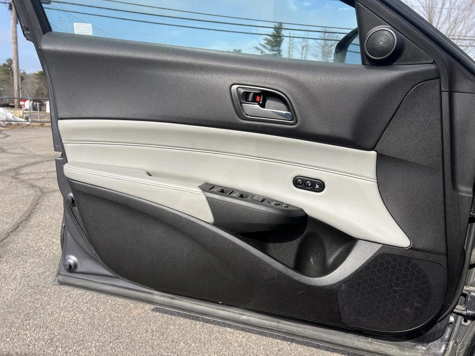 2017 Acura ILX - Image 11 of 12