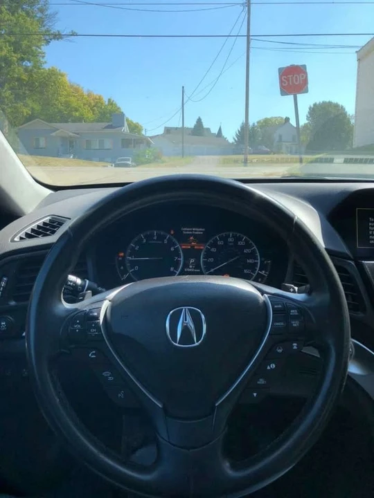 2017 Acura ILX - Image 9 of 18