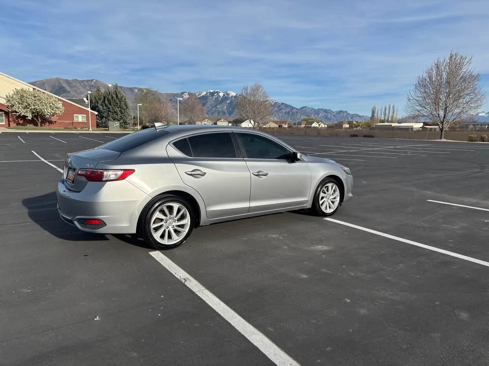2017 Acura ILX - Image 4 of 9