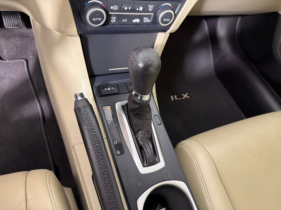 2017 Acura ILX - Image 19 of 21