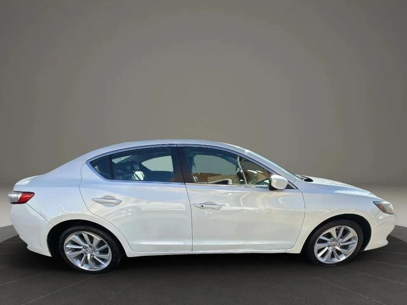 2017 Acura ILX - Image 4 of 12