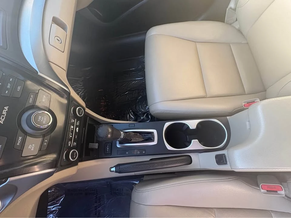 2017 Acura ILX - Image 9 of 17