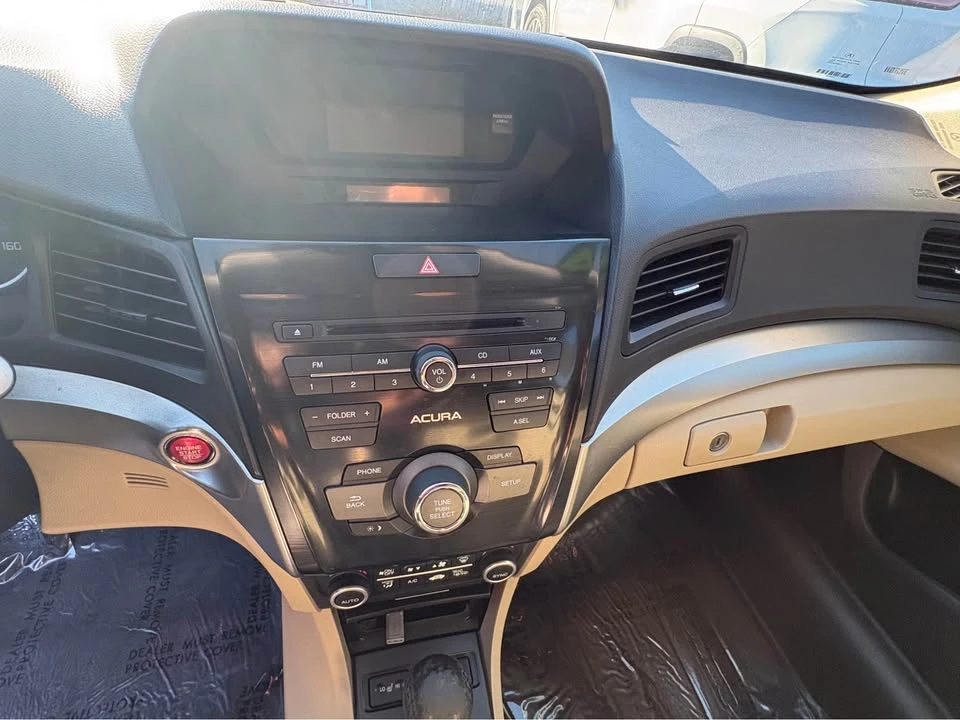 2017 Acura ILX - Image 10 of 17