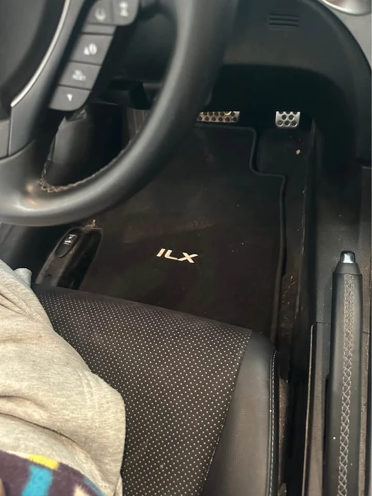 2017 Acura ILX - Image 12 of 17