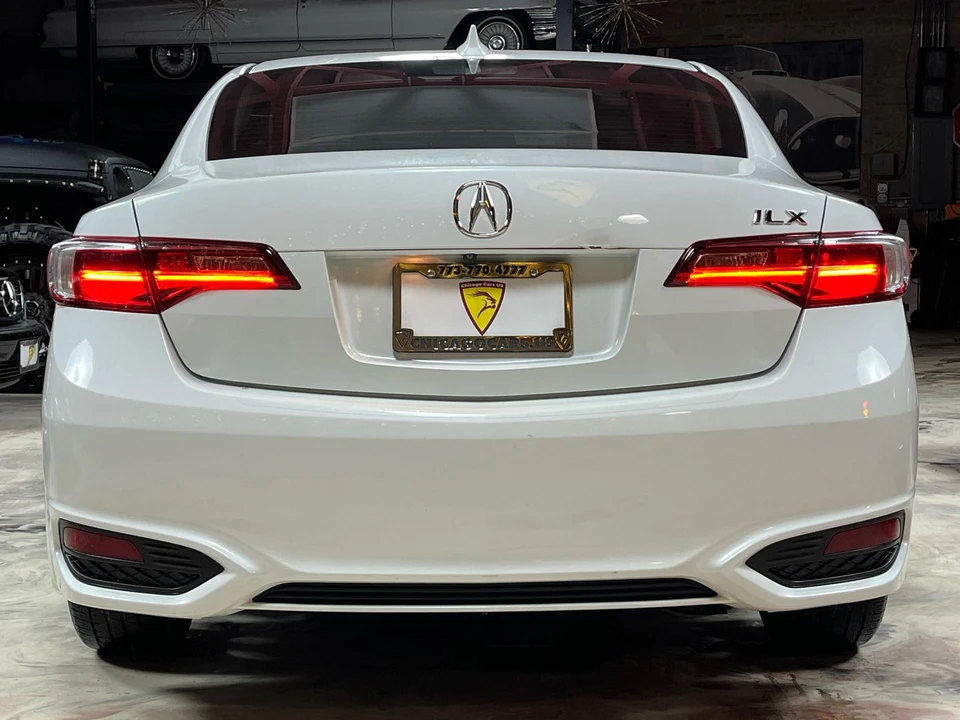 2017 Acura ILX - Image 8 of 12