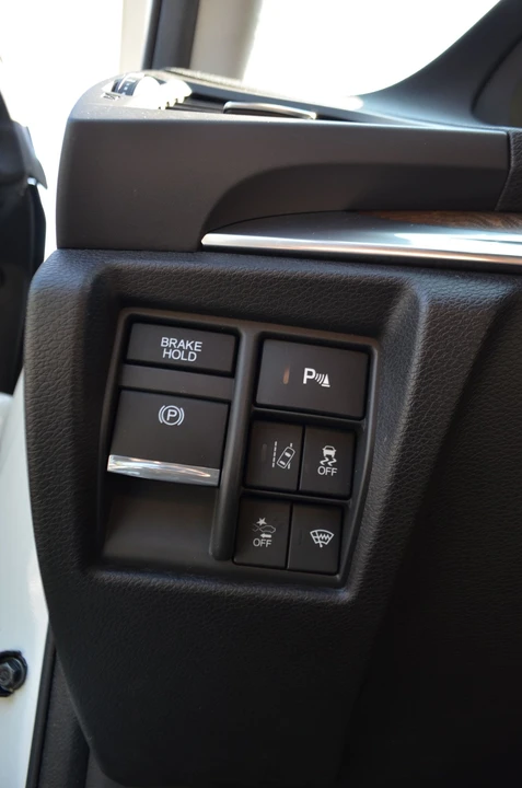 2017 Acura MDX 3rd Gen - Image 16 of 19