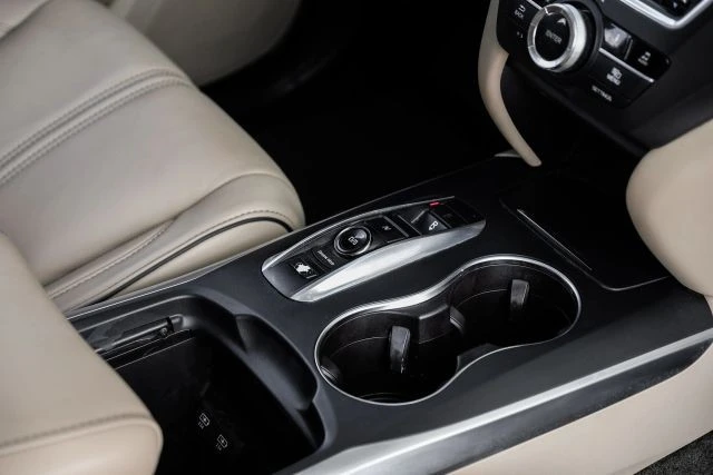 2017 Acura MDX 3rd Gen - Image 27 of 31
