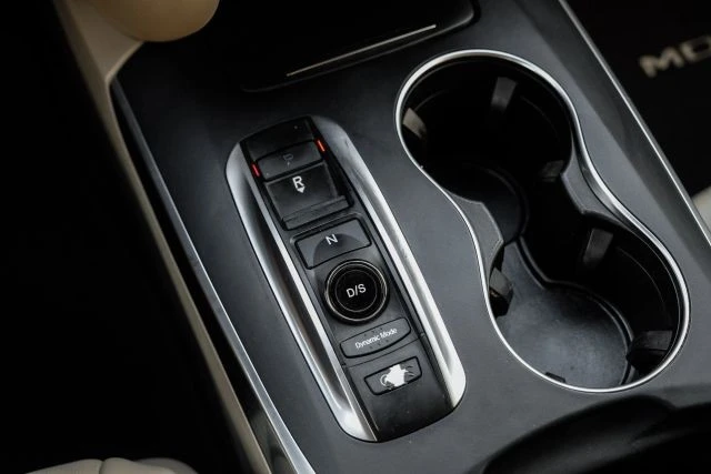 2017 Acura MDX 3rd Gen - Image 29 of 31
