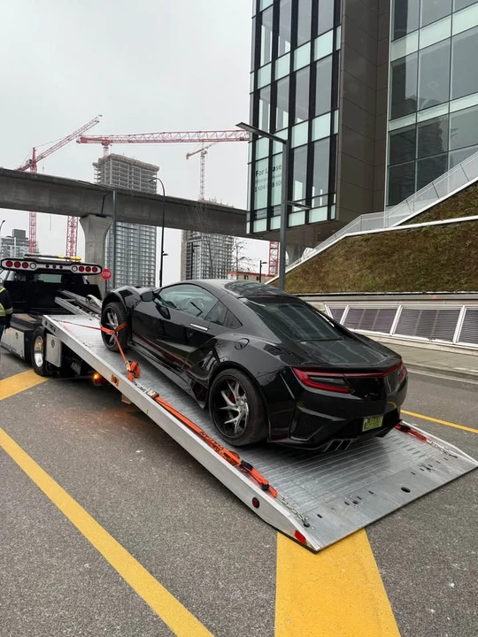2017 Acura NC1 NSX - Image 2 of 5