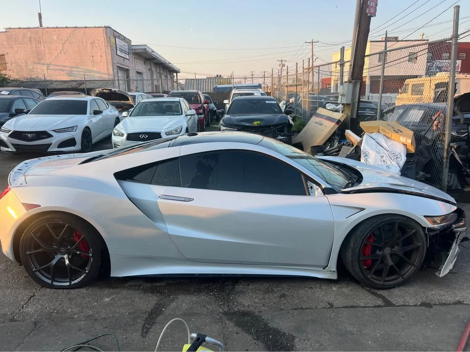 2017 Acura NC1 NSX - Image 6 of 8