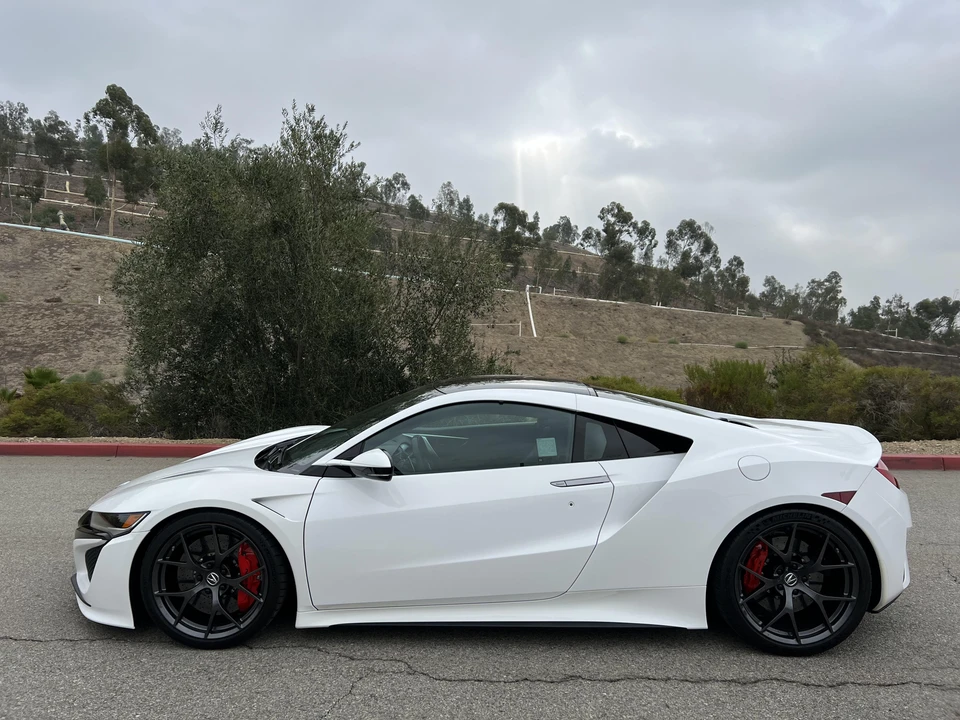 2017 Acura NC1 NSX - Image 13 of 31
