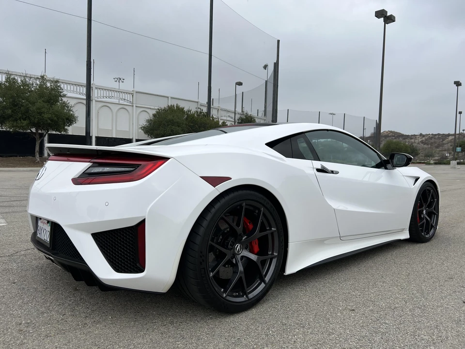 2017 Acura NC1 NSX - Image 25 of 31