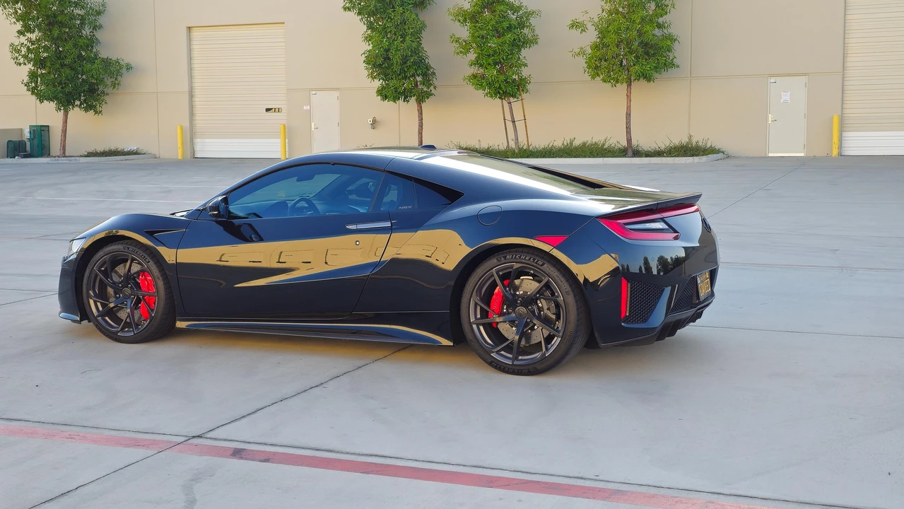 2017 Acura NC1 NSX - Image 10 of 31