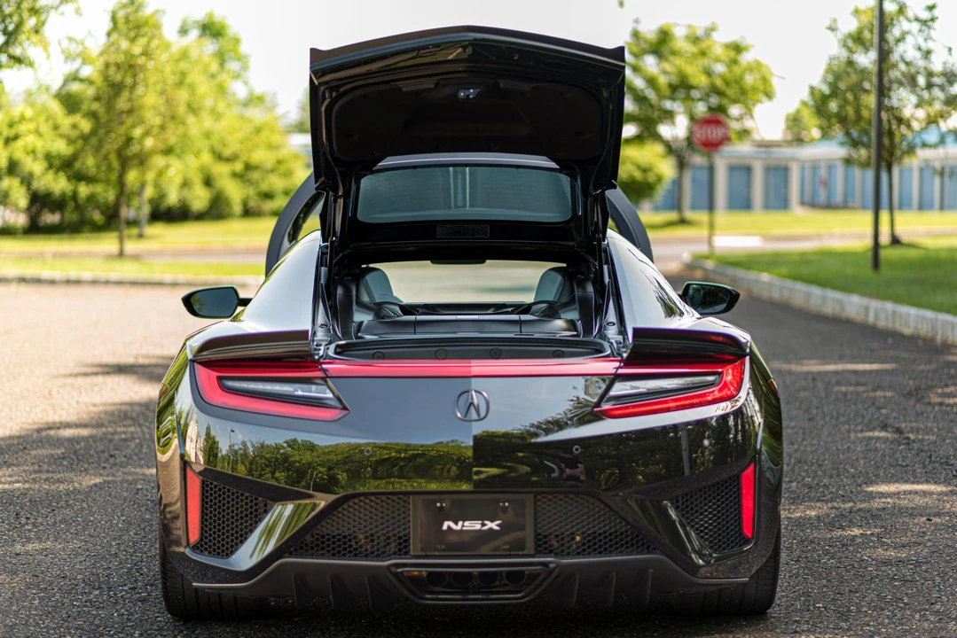 2017 Acura NC1 NSX - Image 15 of 31