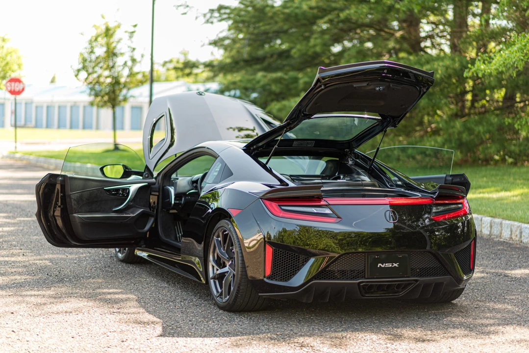 2017 Acura NC1 NSX - Image 16 of 31