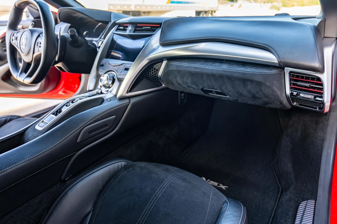 2017 Acura NC1 NSX - Image 29 of 31