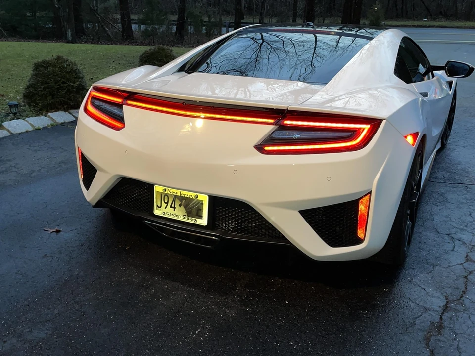 2017 Acura NC1 NSX - Image 25 of 31