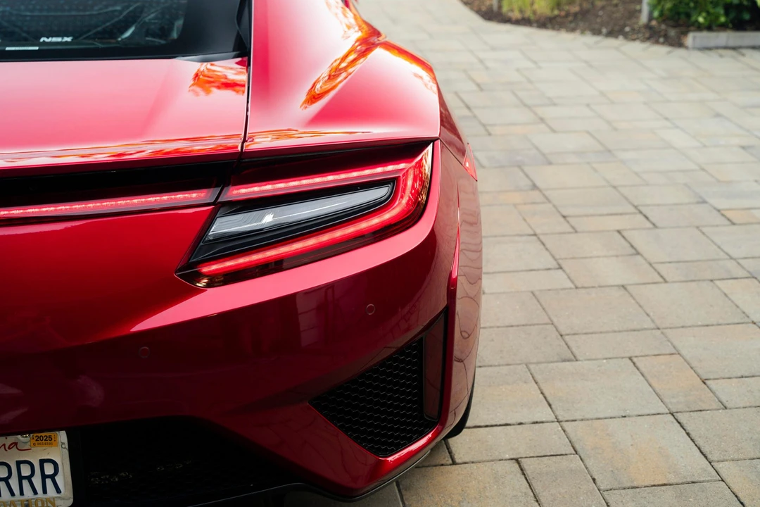 2017 Acura NC1 NSX - Image 26 of 31