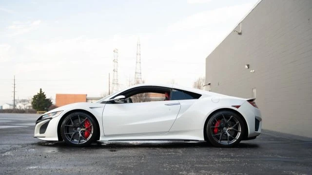 2017 Acura NC1 NSX - Image 12 of 17