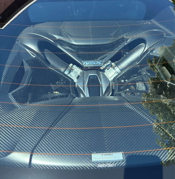 2017 Acura NC1 NSX - Image 9 of 18