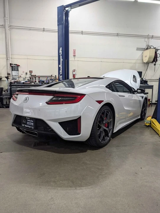 2017 Acura NC1 NSX - Image 2 of 5