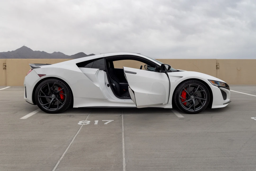 2017 Acura NC1 NSX - Image 29 of 31