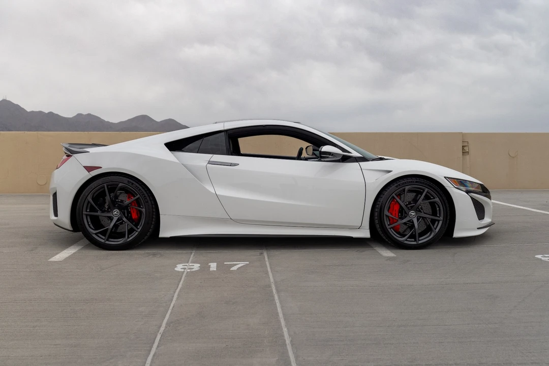 2017 Acura NC1 NSX - Image 5 of 31