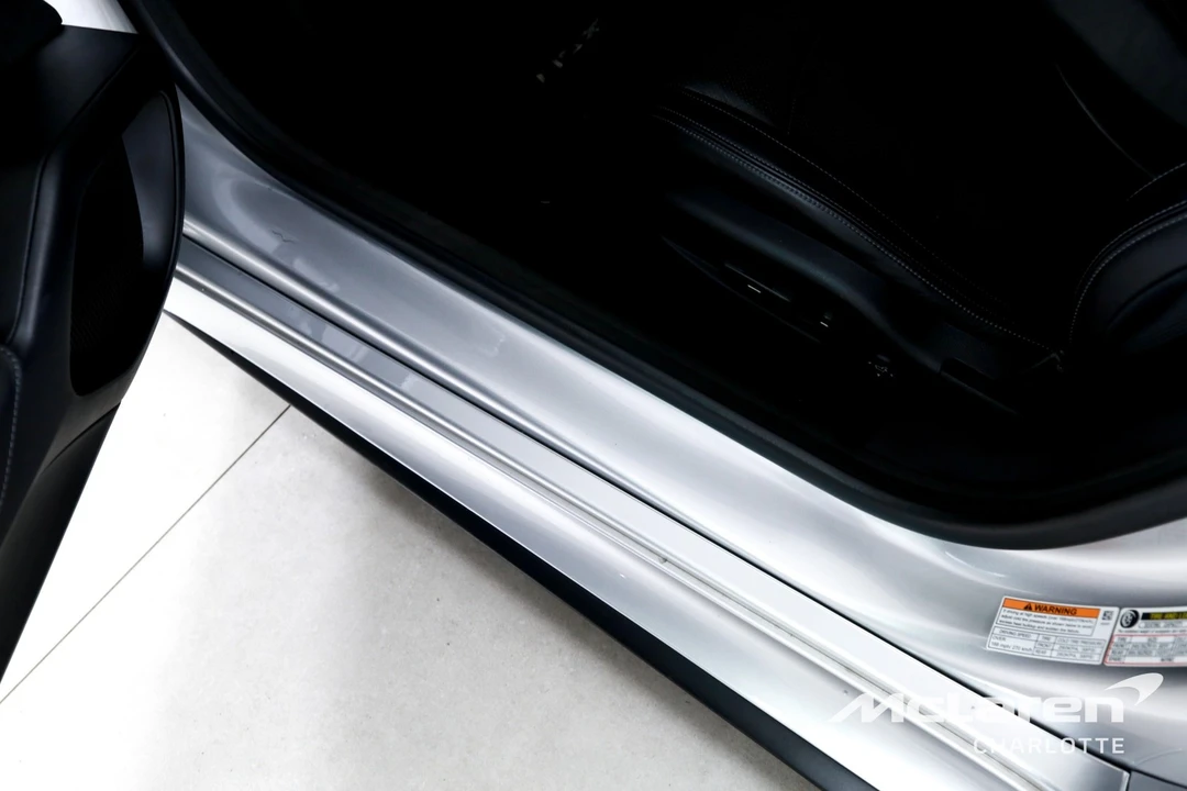 2017 Acura NC1 NSX - Image 16 of 30