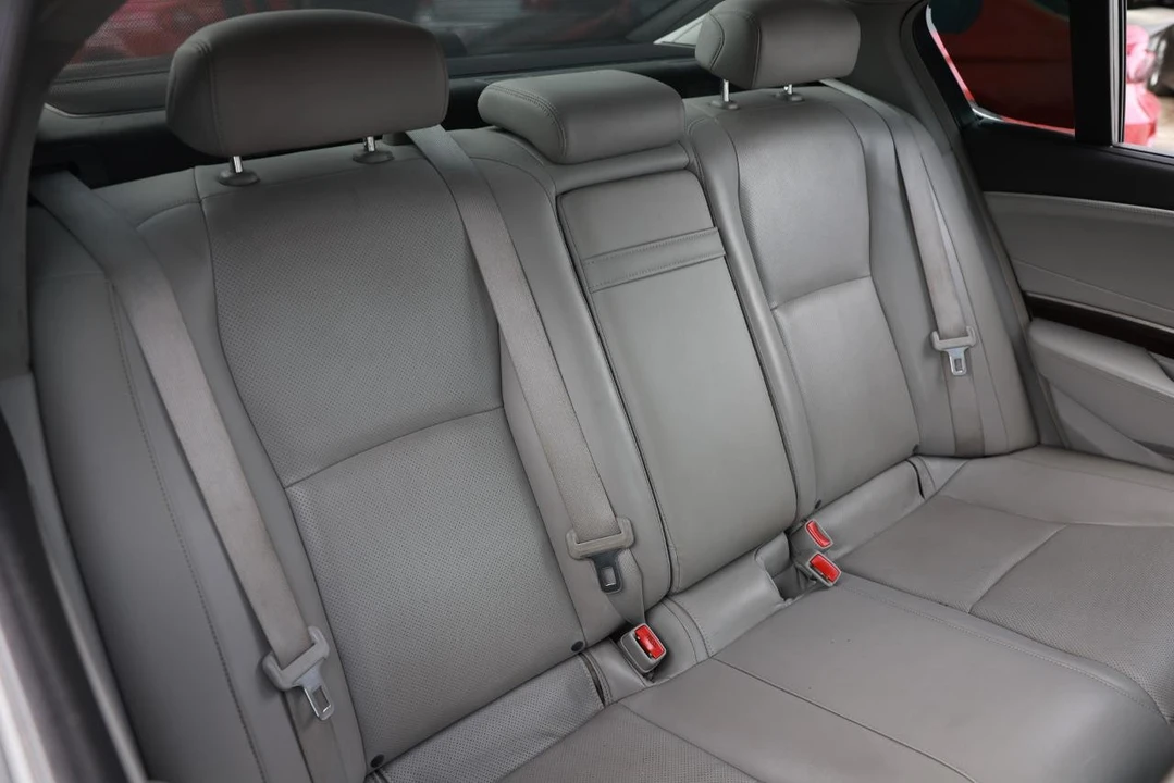 2017 Acura RLX - Image 14 of 21