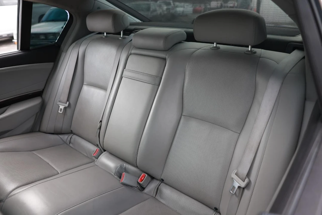 2017 Acura RLX - Image 8 of 21