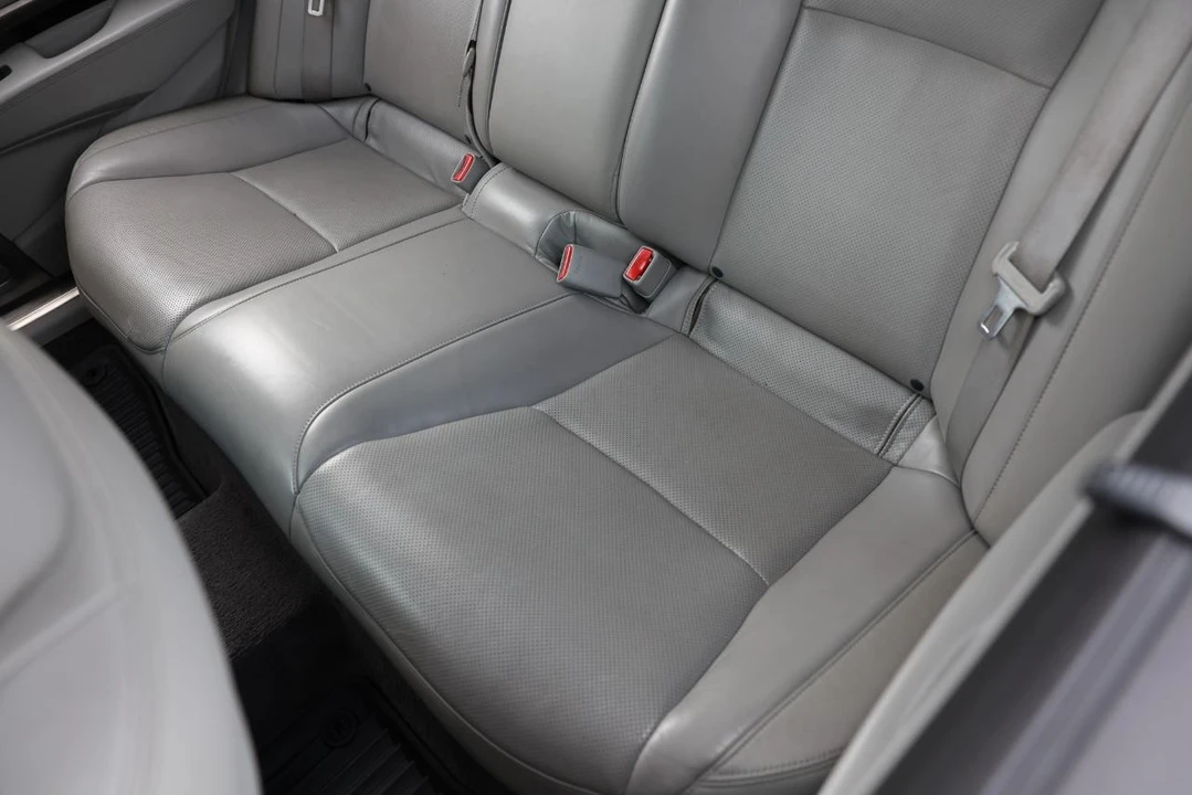 2017 Acura RLX - Image 10 of 21