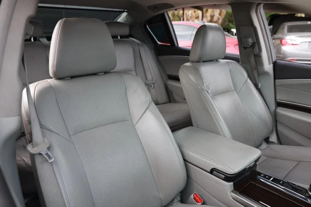 2017 Acura RLX - Image 18 of 21