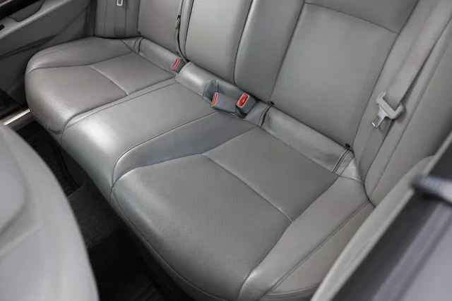 2017 Acura RLX - Image 10 of 19