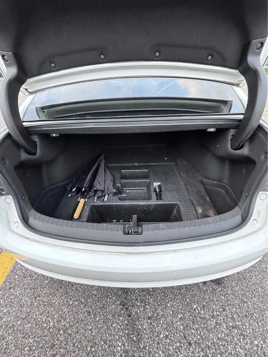 2017 Acura TLX 1st Gen - Image 8 of 10