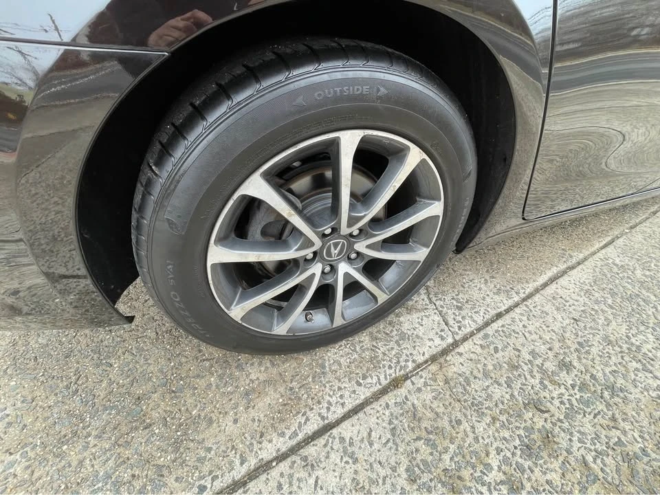 2017 Acura TLX 1st Gen - Image 12 of 15