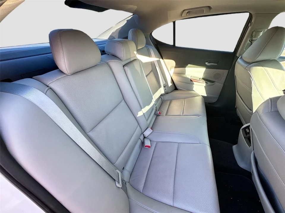 2017 Acura TLX 1st Gen - Image 12 of 16