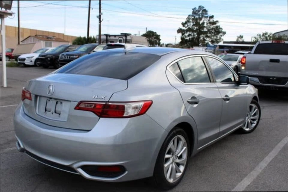 2017 Acura ILX - Image 5 of 13