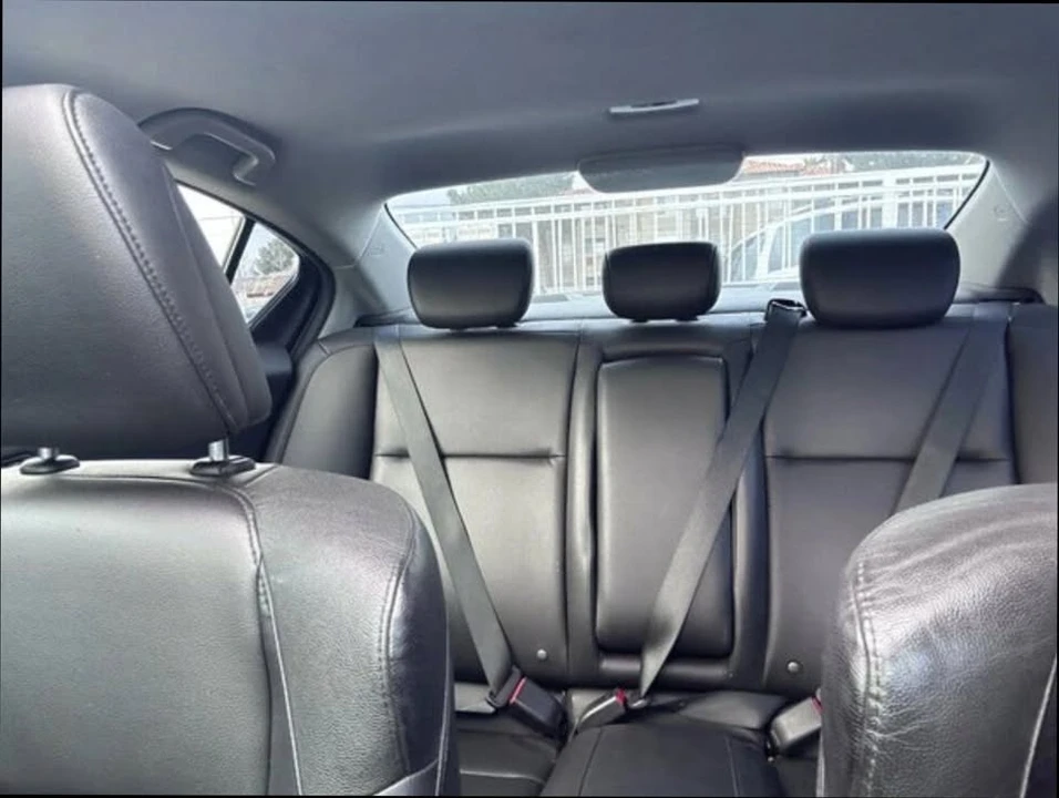 2017 Acura ILX - Image 9 of 13