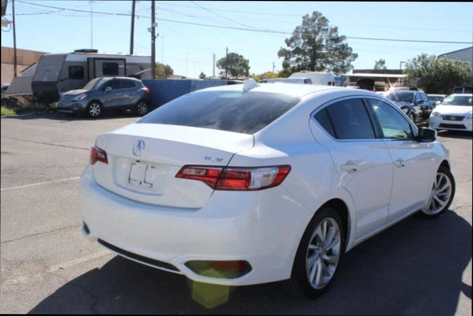 2017 Acura ILX - Image 5 of 15