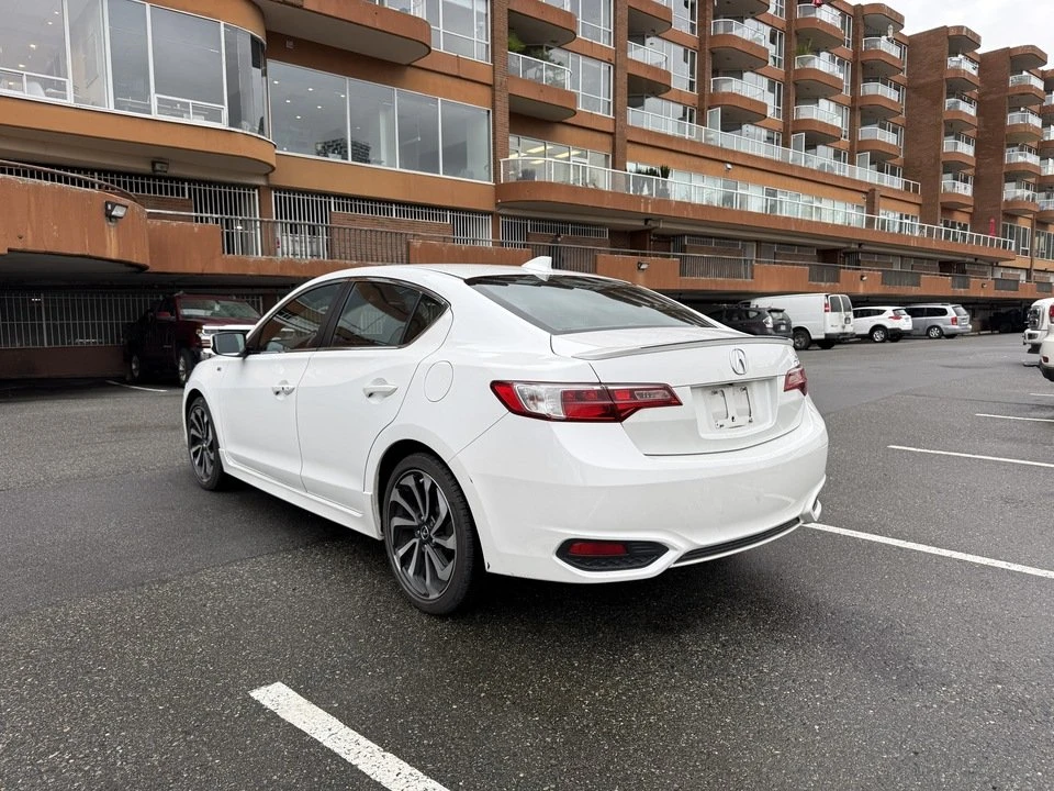 2017 Acura ILX - Image 9 of 20