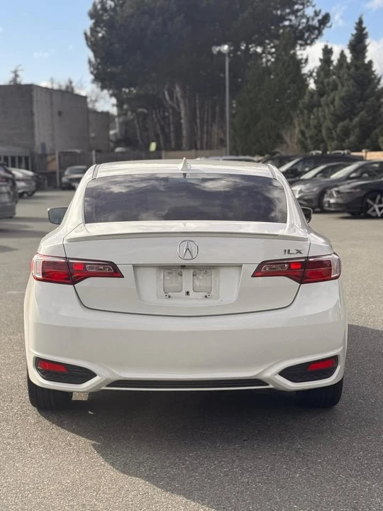2017 Acura ILX - Image 4 of 7