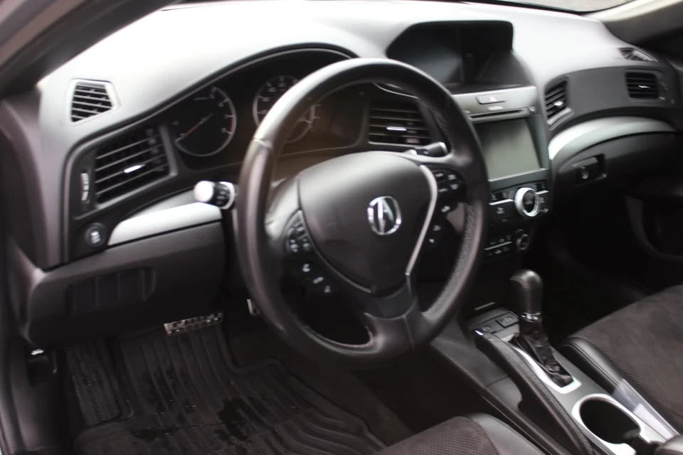 2017 Acura ILX - Image 9 of 19