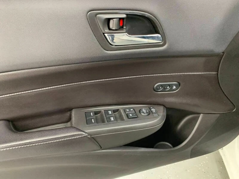 2017 Acura ILX - Image 13 of 16