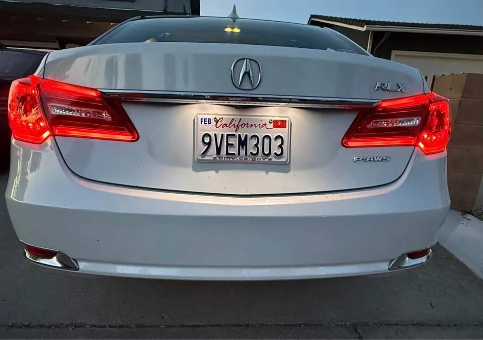 2017 Acura RLX - Image 7 of 12