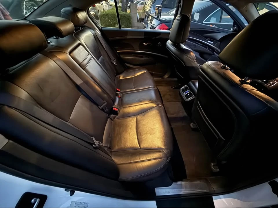 2017 Acura RLX - Image 11 of 12
