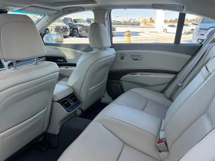 2017 Acura RLX - Image 10 of 11