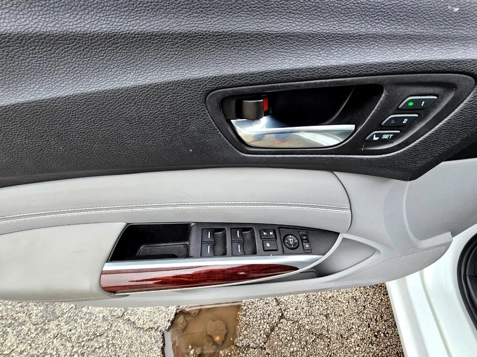 2017 Acura TLX 1st Gen - Image 16 of 18