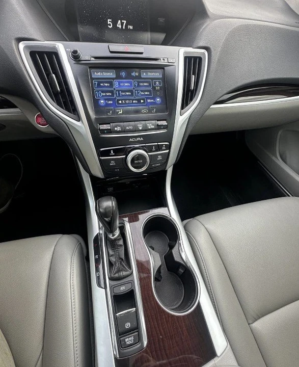 2017 Acura TLX 1st Gen - Image 8 of 16