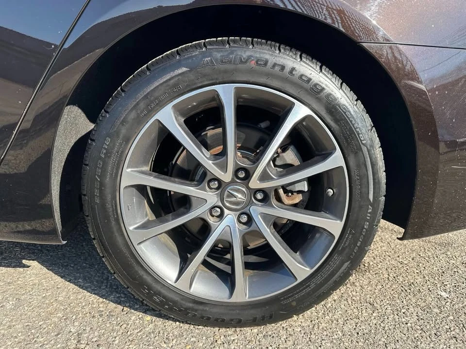 2017 Acura TLX 1st Gen - Image 11 of 20