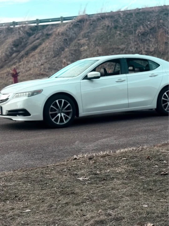 2017 Acura TLX 1st Gen - Image 4 of 13